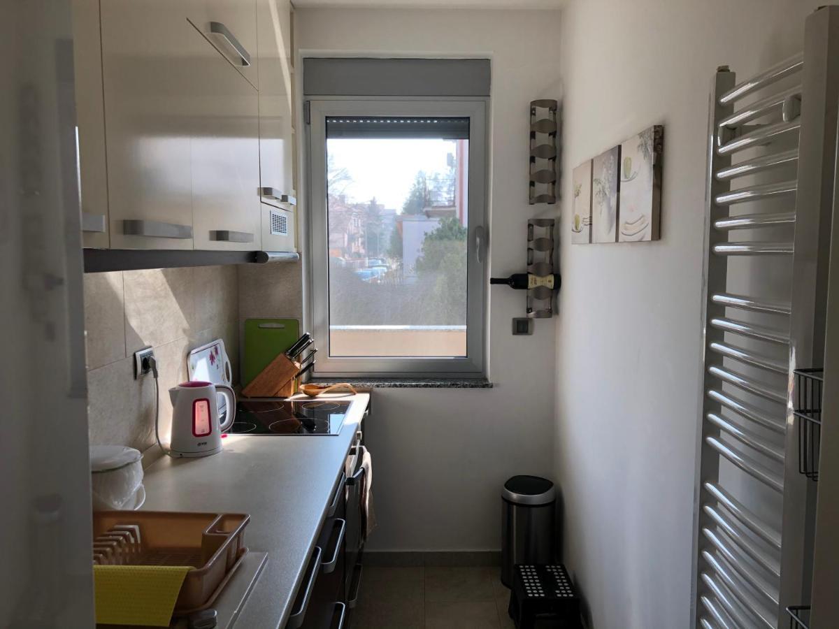 Lägenhet Modern 1 Bed Apartment, Near Shopping Mall Stadion *